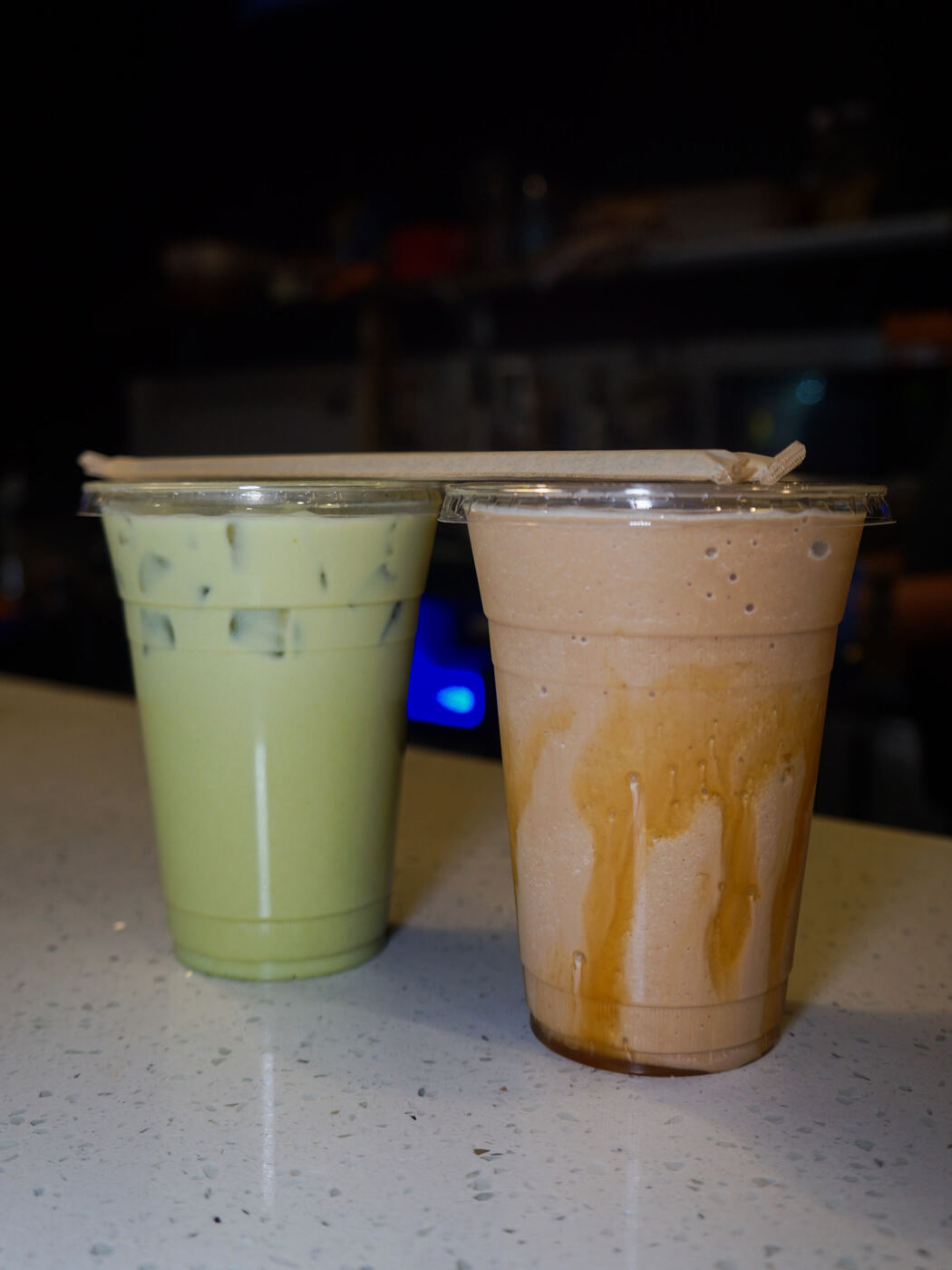 Iced matcha y caramel frapp